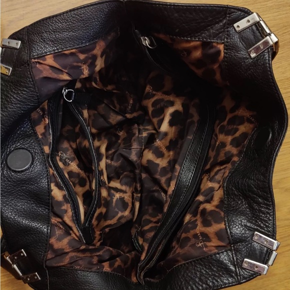 B Mackowsky Black Leather Tote/Shoulder Bag Silver Hardware Pockets Charm LN - Picture 10 of 12